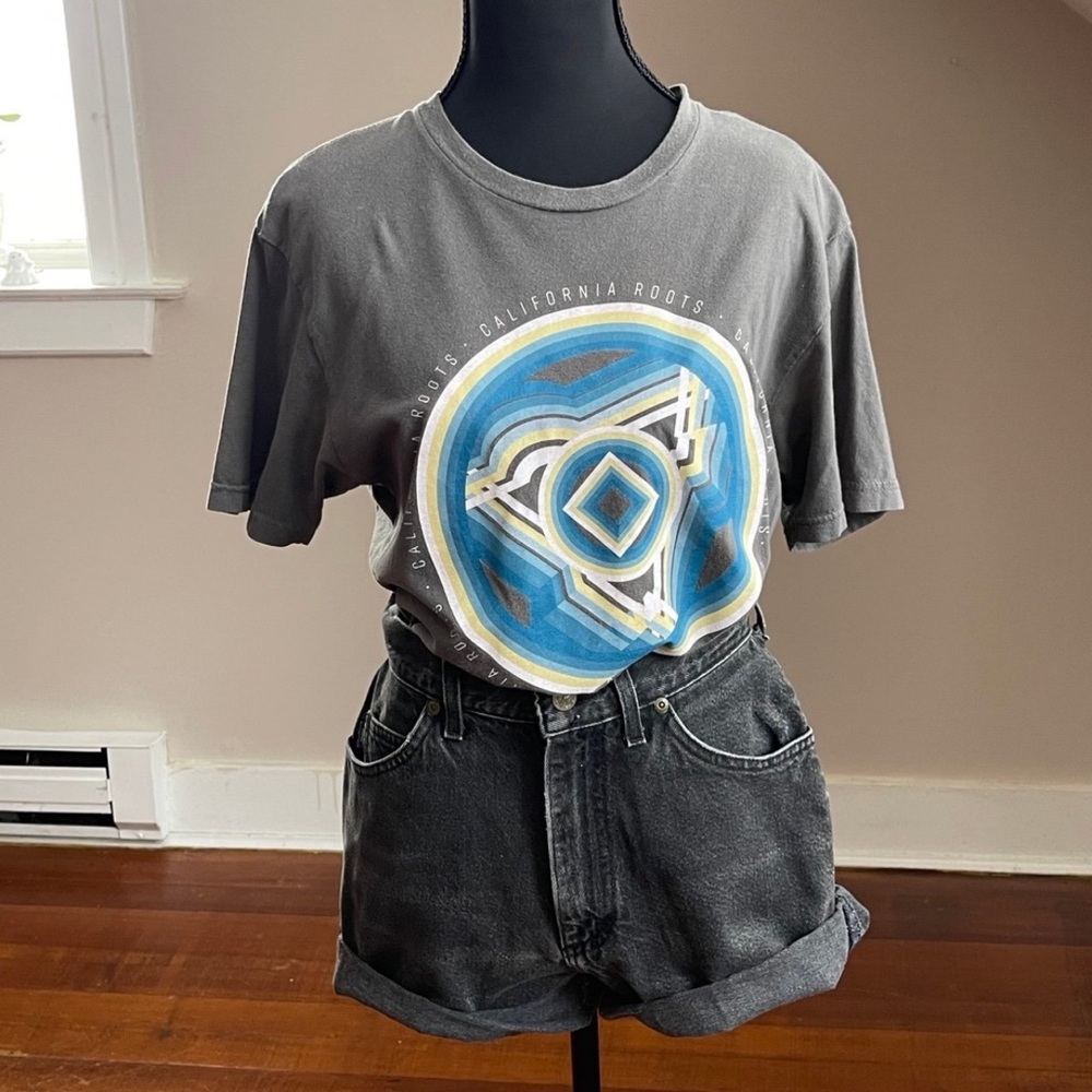 California Roots Graphic T-Shirt - Picture 3 of 8